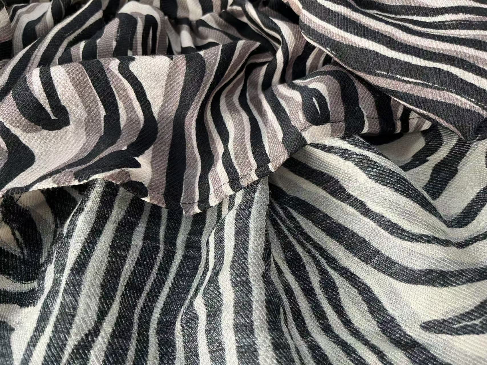 17.5mm 75% Wool 25% Silk Twill